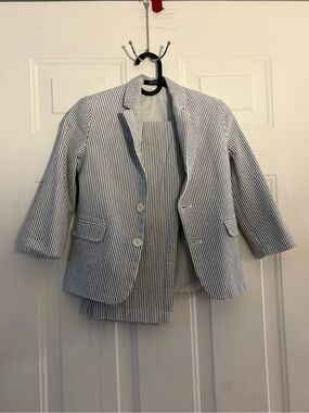 Náutica Striped Seersucker Kid Suit Blazer Jacket - Blue & White. Size 6